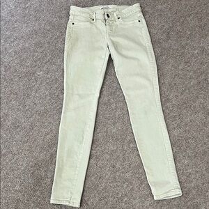 Oatmeal color low rise skinny jeans size 26 Rich & Skinny